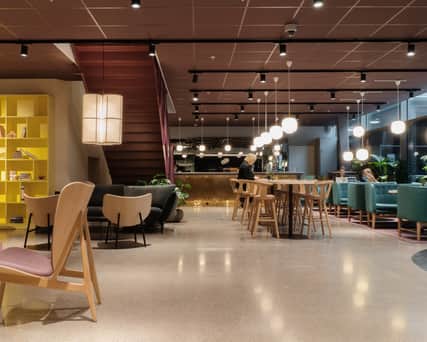 Öppen yta i coworkingkontor.