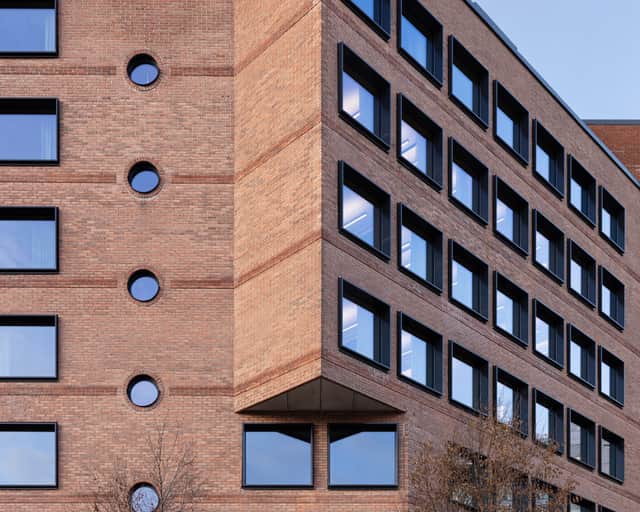 Detaljbild av fasaden 