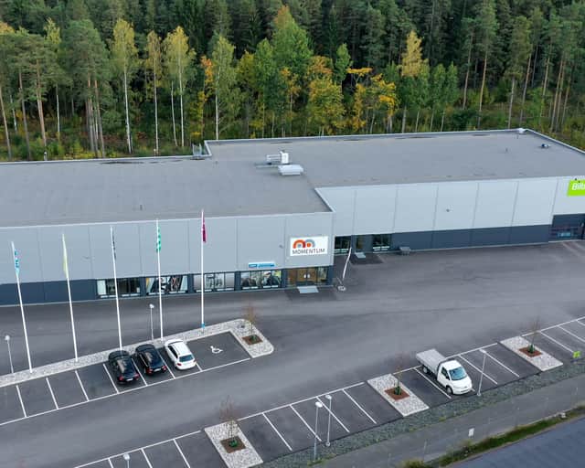 Vy över kommersiell fastighet.