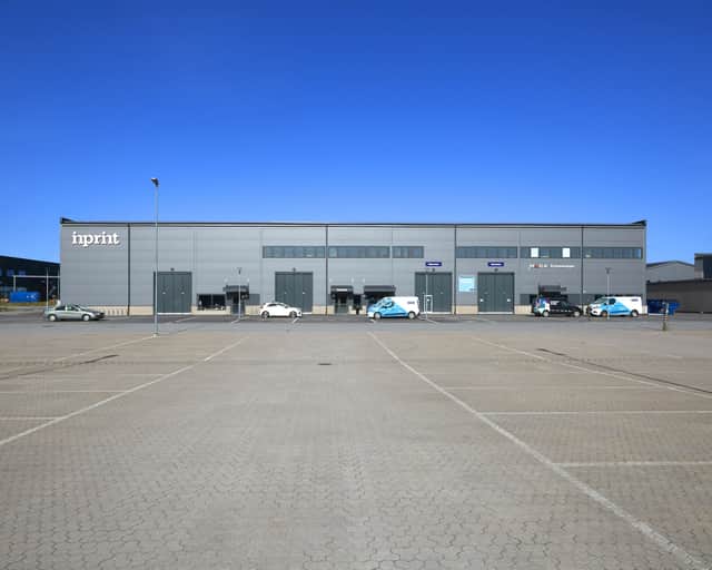 visionsbild logistiklokal med lastbil
