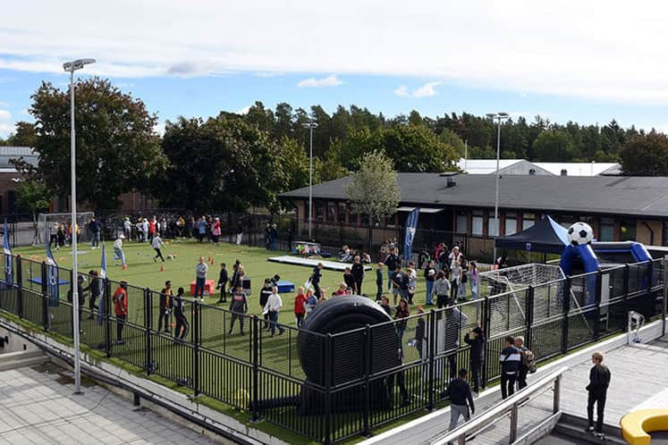 Fotbollslaget Sirius spelar en match.