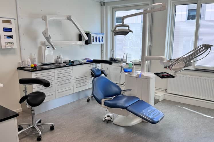 Tandläkarstol i blått